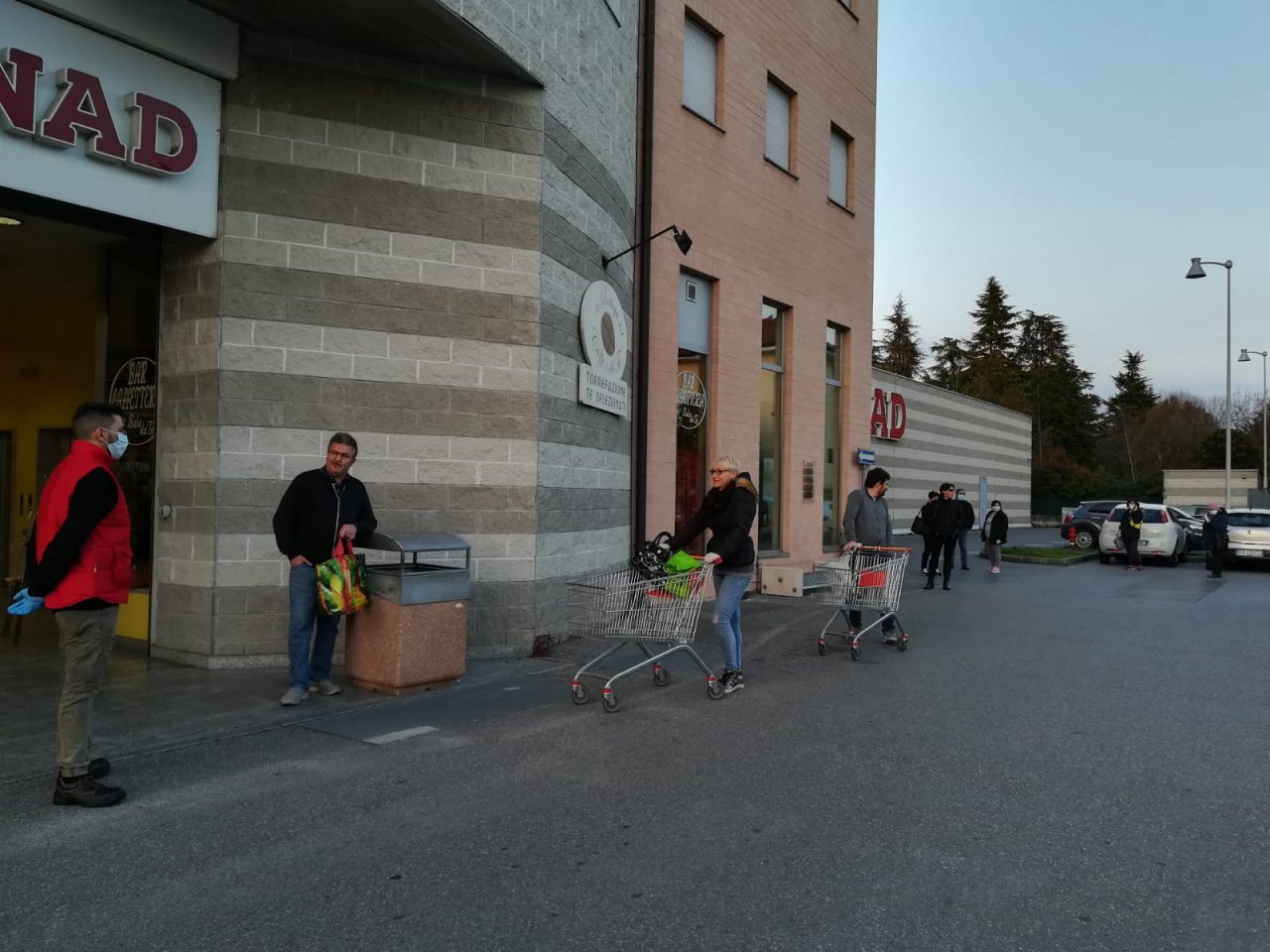Faresi e pontirolesi sorvegliati speciali ai supermercati di Canonica