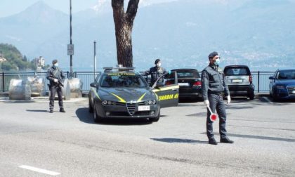 Dalla Germania sul lago di Como per festeggiare il compleanno, denunciati