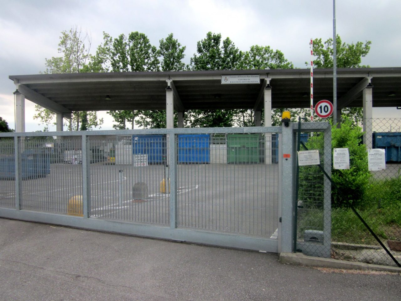 Centro raccolta rifiuti, nuova disciplina d’accesso per le utenze non domestiche