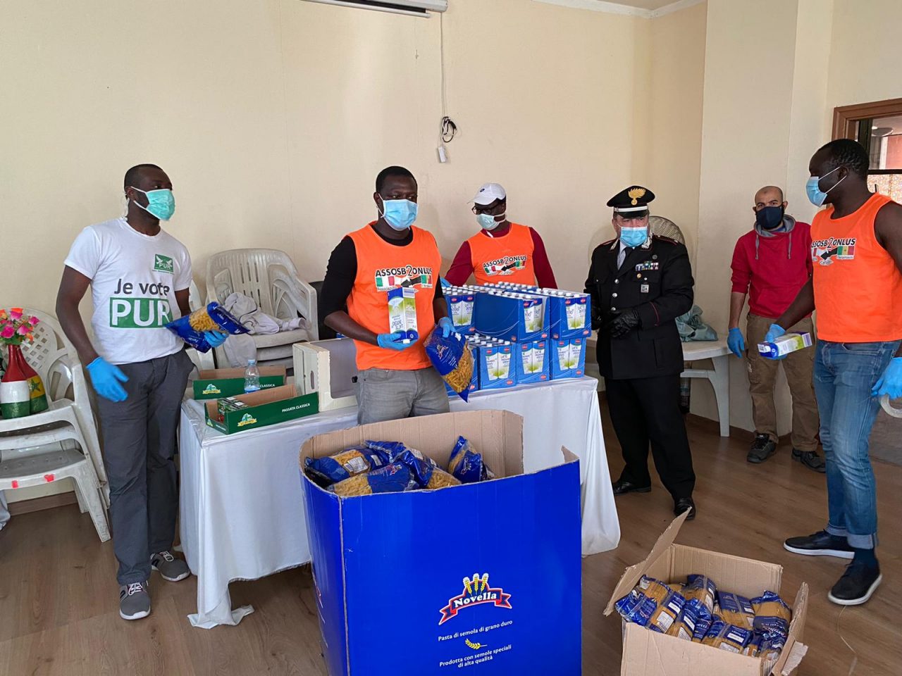 Carabinieri e associazioni etniche: la solidarietà senza confini parte da Zingonia FOTO