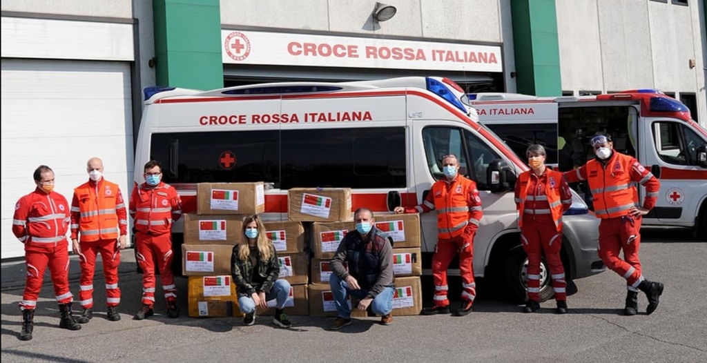 Dalla Cina mascherine, occhiali e camici in regalo alla Croce rossa di Crema