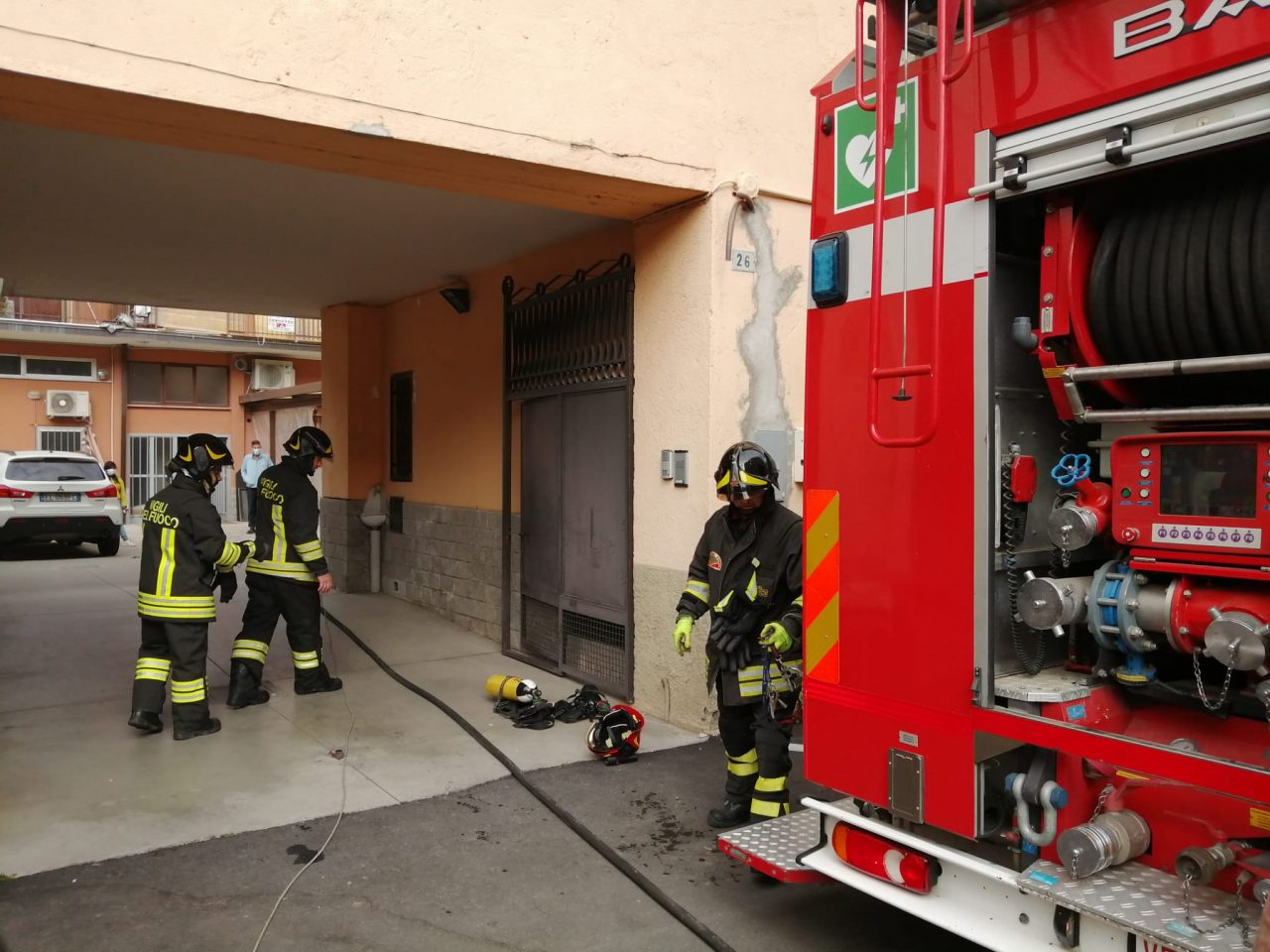 Fiamme in camera da letto, paura a Cividate