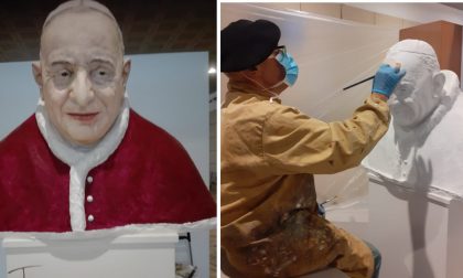 Il pittore della Bassa che ha dipinto il busto del Papa Buono all'ospedale in Fiera FOTO VIDEO