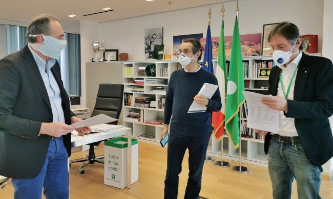 Pochi tamponi? “Facciamo il massimo che il mercato ci consente”