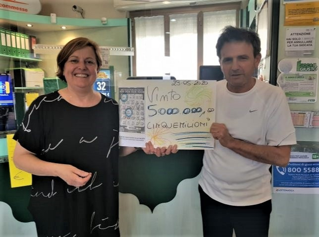 Incredibile vincita a Calusco d’Adda: cinque milioni di euro con un “Gratta e vinci”