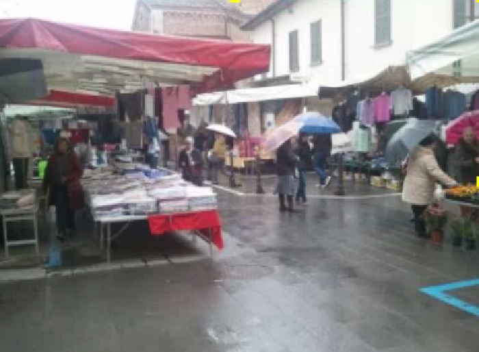 Il mercato settimanale di Rivolta si sposta: misure di sicurezza anticontagio