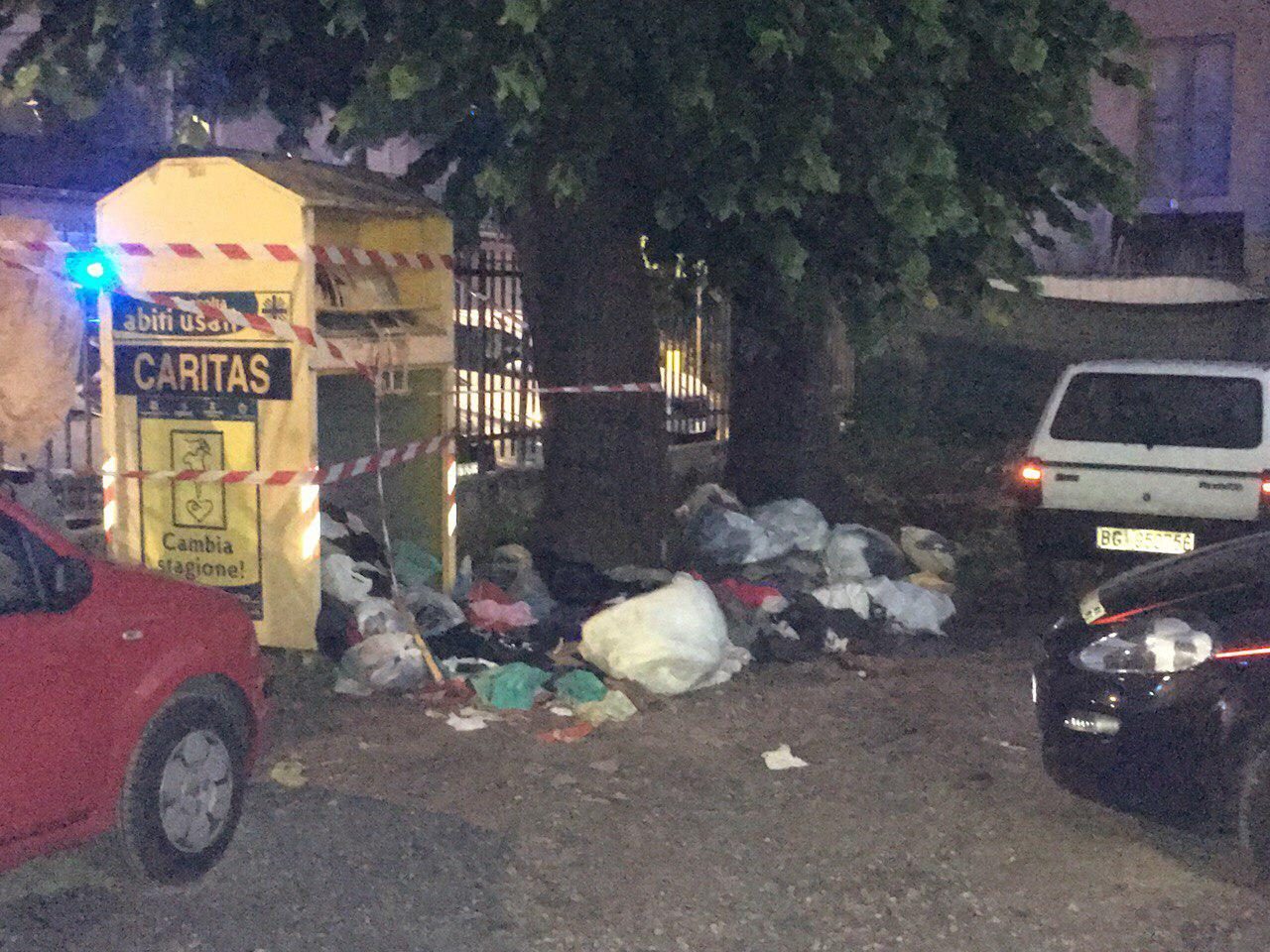 Tragedia a Boltiere, è morto il bambino di 10 anni incastrato nel cassonetto