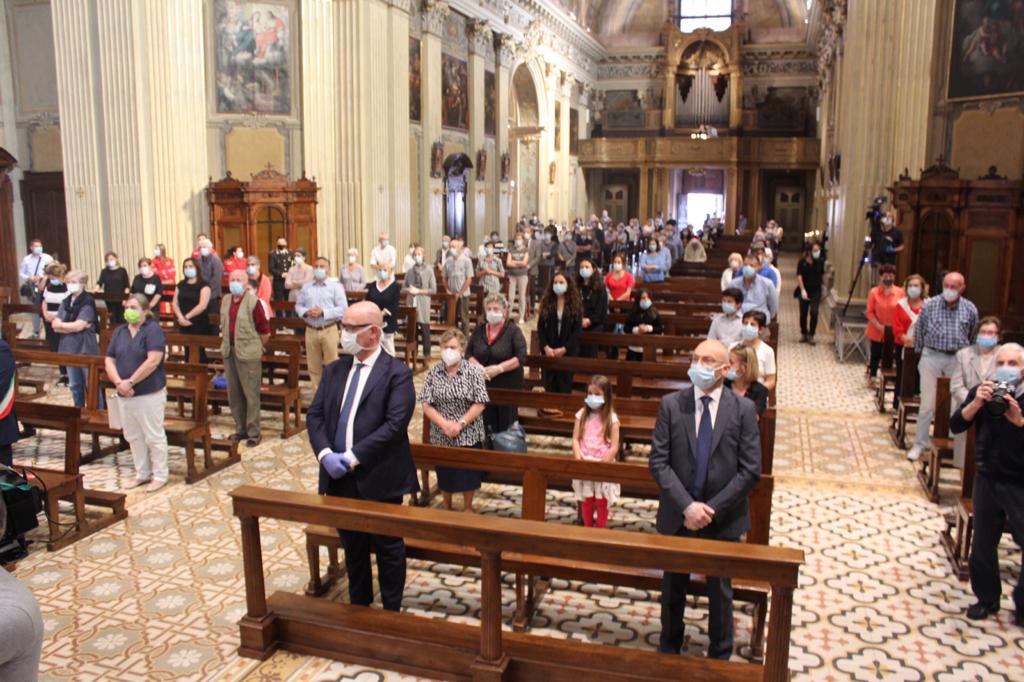 Messa per i defunti Covid Treviglio con arcivescovo Delpini