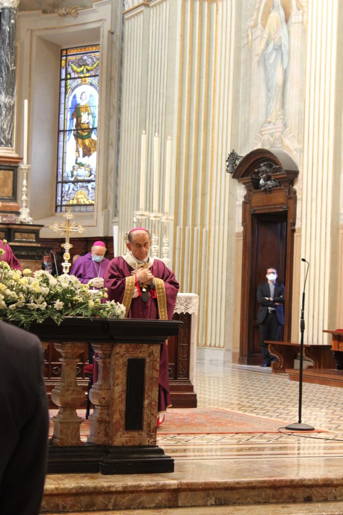 Messa per i defunti Covid Treviglio con arcivescovo Delpini