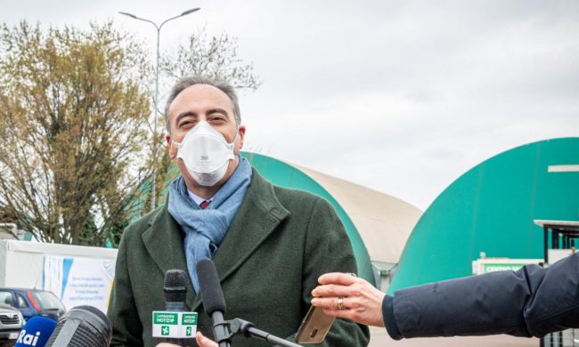 Vaccino anti-Covid, polemiche sui numeri in Lombardia. Gallera: “Da domani 10mila al giorno”