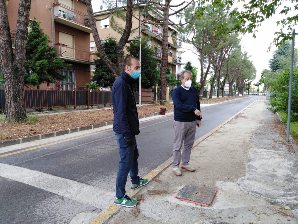 Via della Pace-Tricolore, alberi salvi e nuovo asfalto