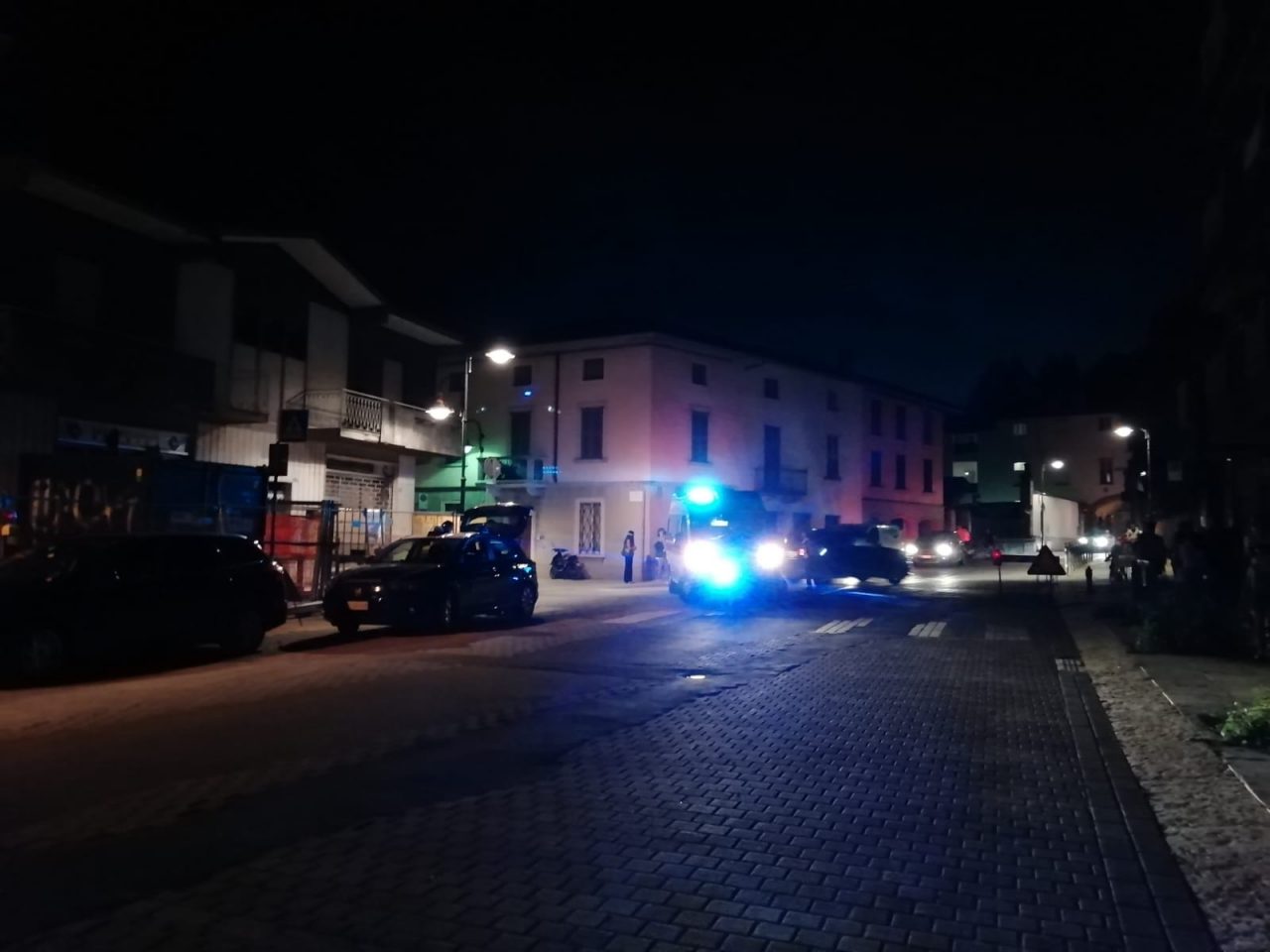 Cade dalla moto in pieno centro storico, ferito 34enne