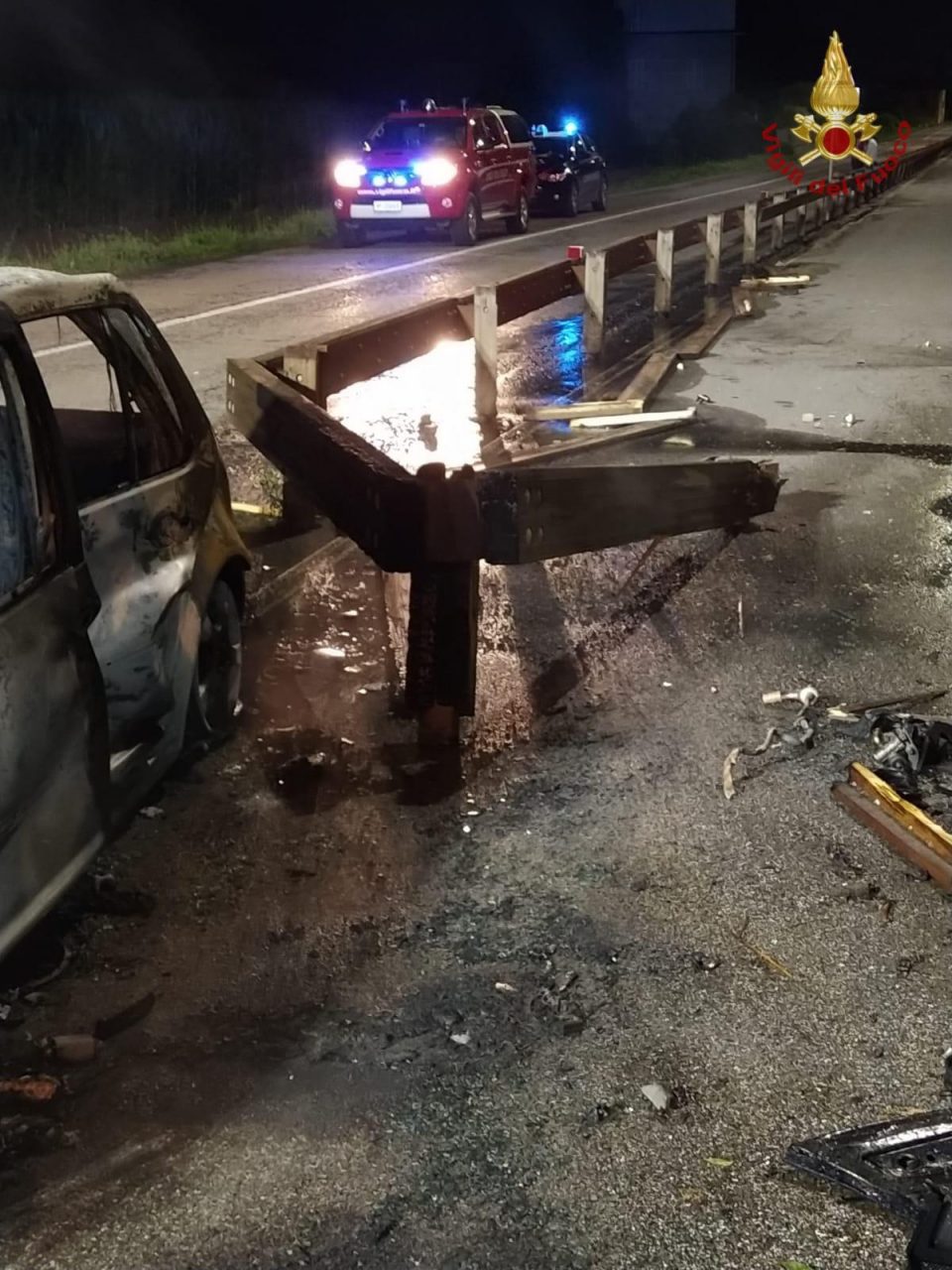 auto in fiamme
