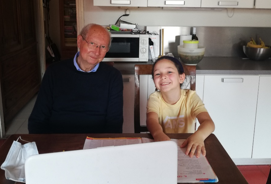 Nonni in “classe” per raccontare la loro infanzia FOTO