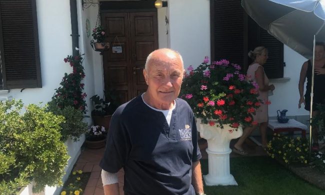 A 82 anni affronta cinque ladri e li caccia di casa