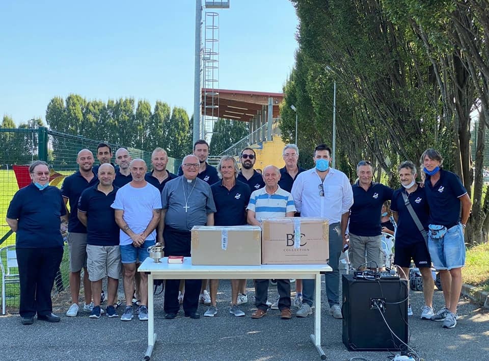 Monsignor Gian Carlo Perego “torna a casa” per benedire il centro sportivo