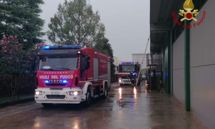 Caravaggio, incendio nella zona industriale FOTO