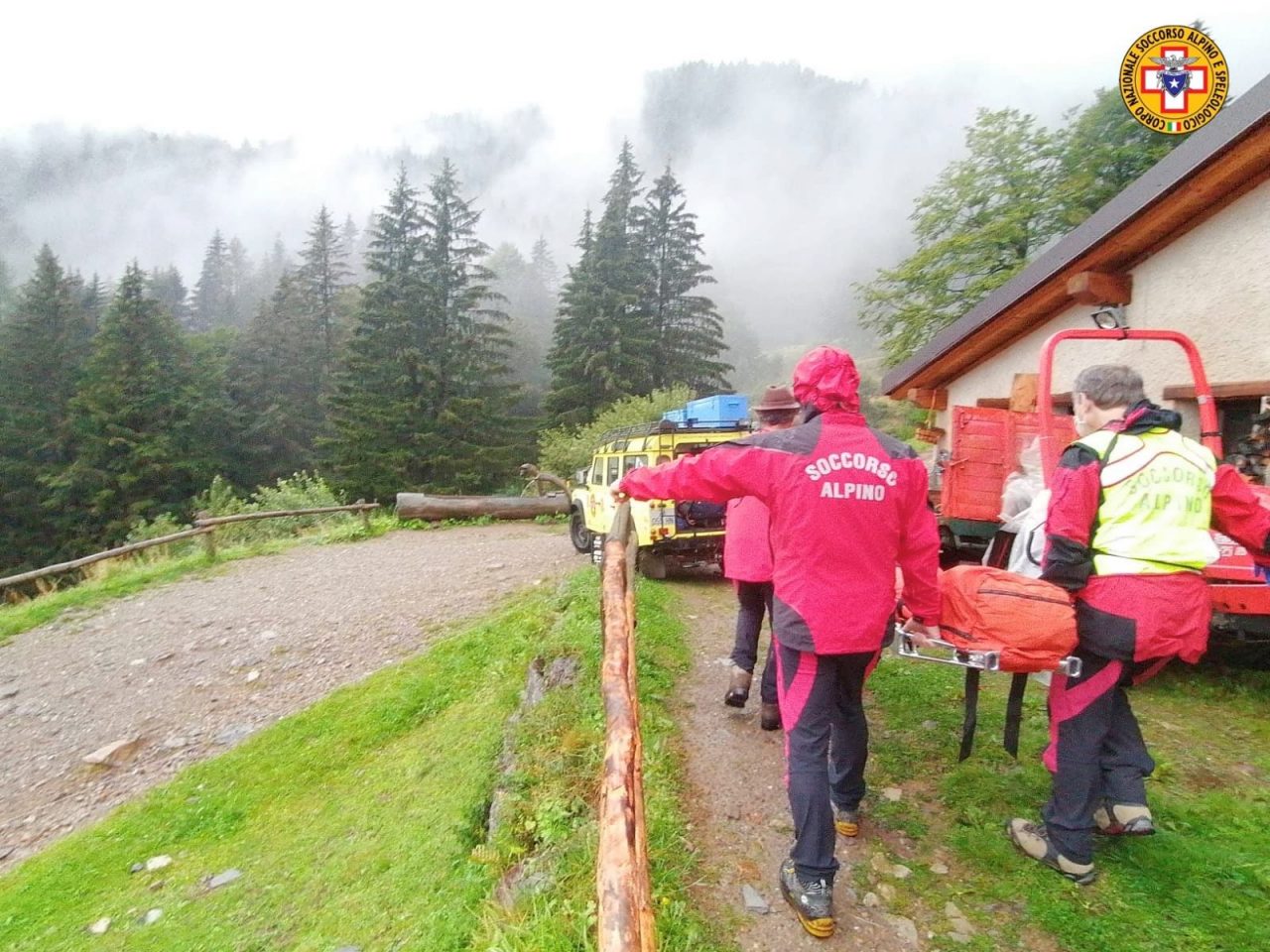 “Colpito da un fulmine” in montagna, ma incredibilmente si salva  FOTO