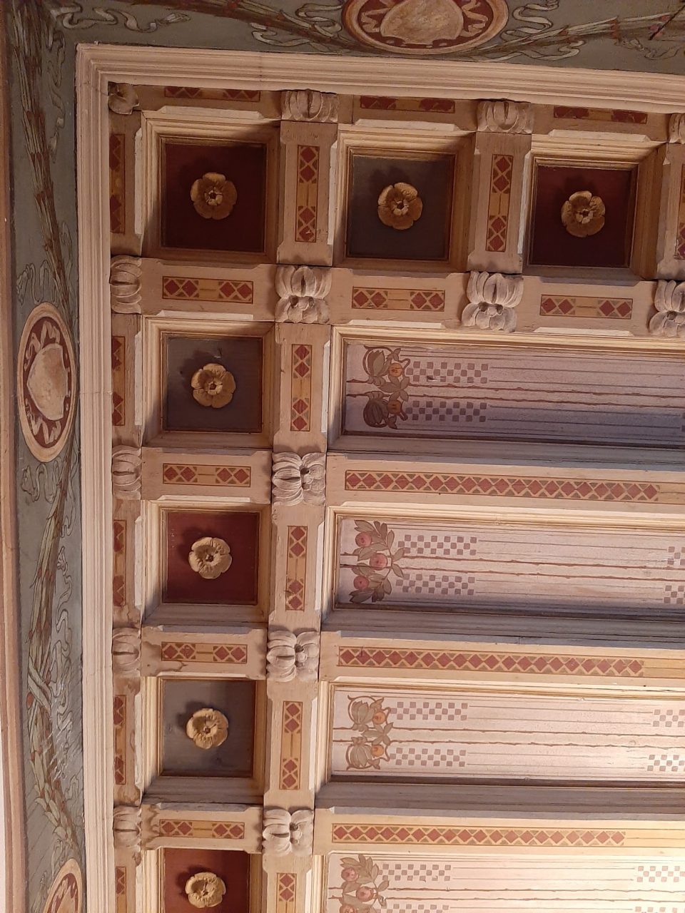 Il soffitto intarsiato