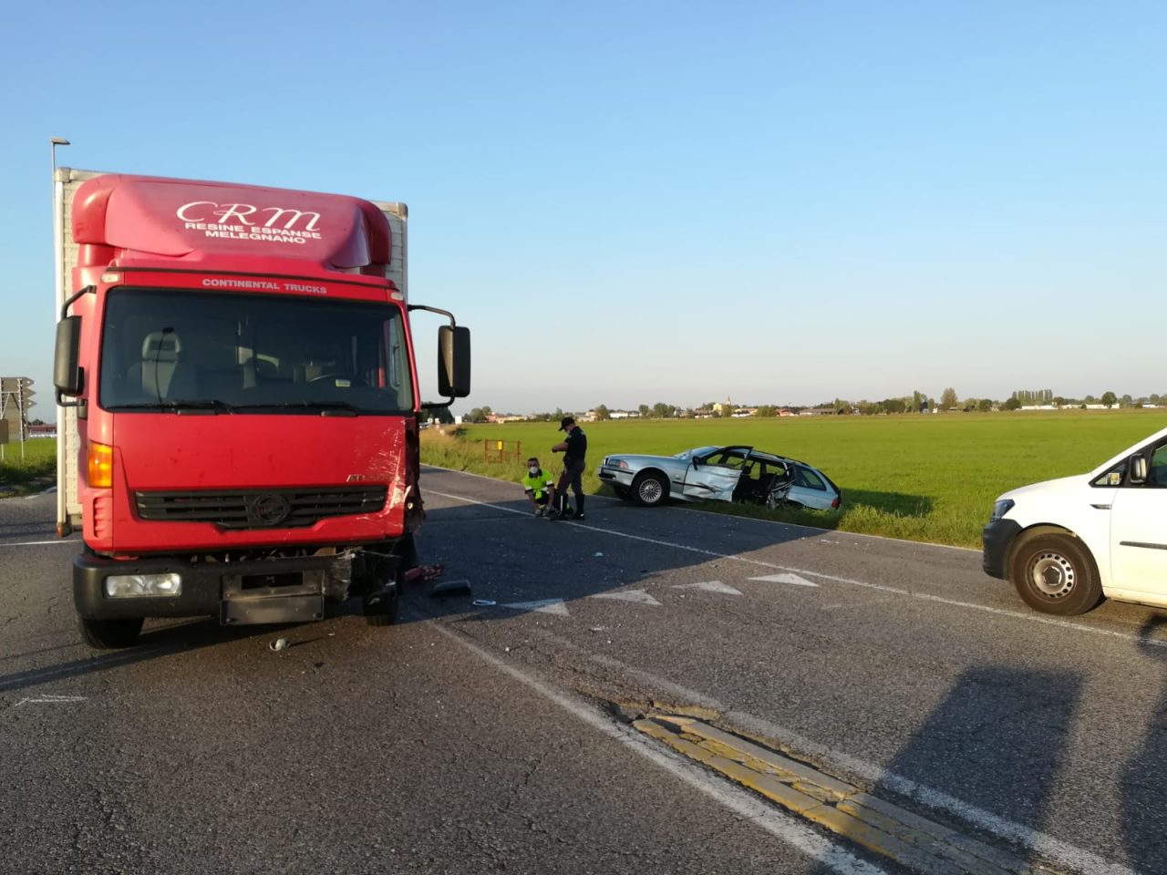 Travolto in auto da un camion, ferito 78enne FOTO