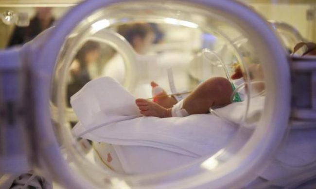 I neopapà e le persone che assistono minori e malati terminali potranno restare in reparto senza limitazioni