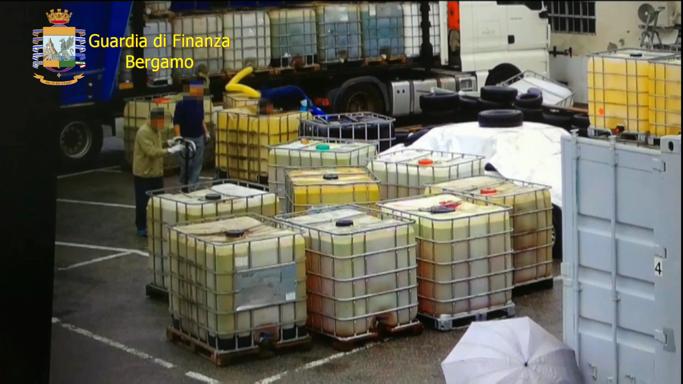 Importavano tonnellate di carburante dalla Polonia: dieci arresti
