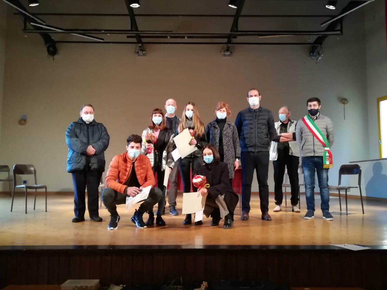 L’Avis premia gli studenti più brillanti e l’Amministrazione le dona due opere d’arte FOTO