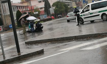 Ciclista investita in piazza Insurrezione