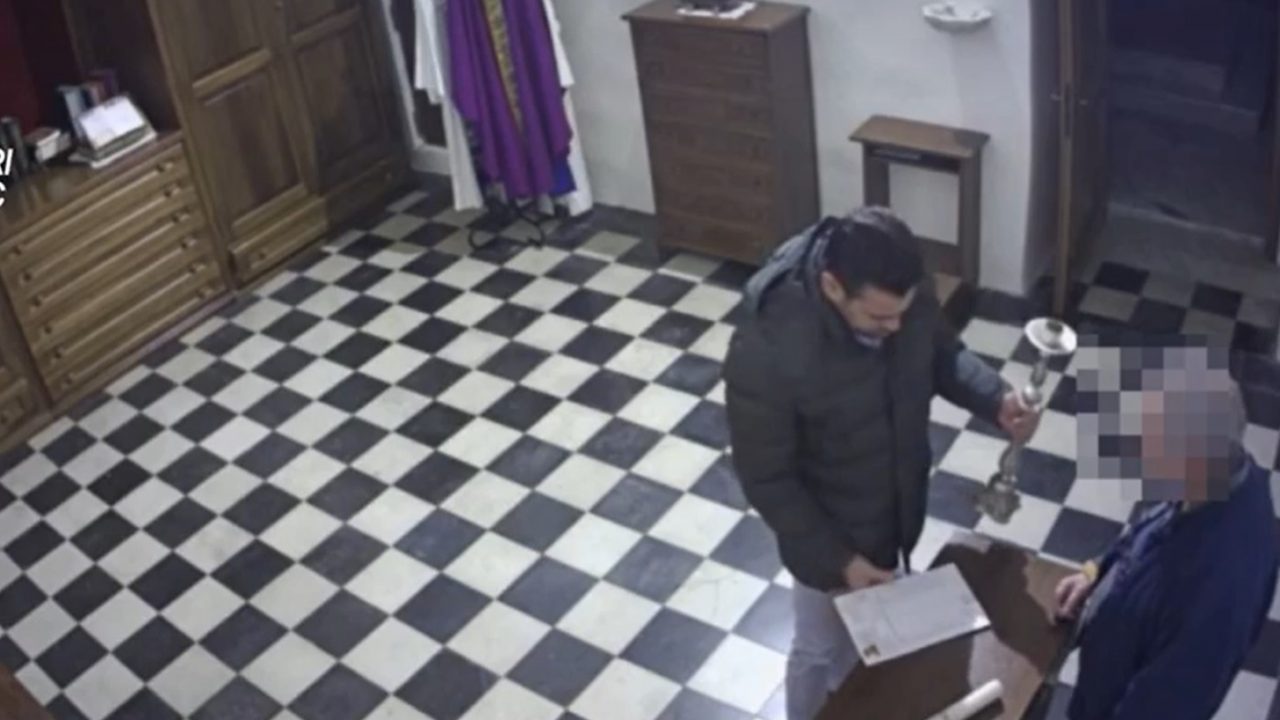 Viveva a Fontanella il capo della banda di finti restauratori che truffava i sacerdoti
