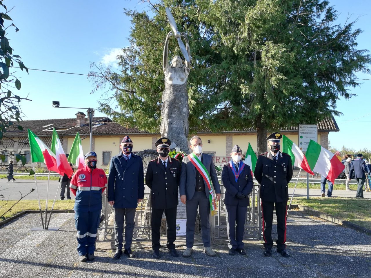 Angeli in festa a Caravaggio, e un pensiero per gli eroi del Covid-19 FOTO