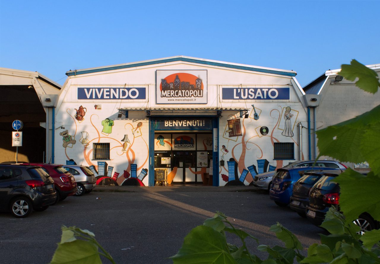Un occhio all’ambiente e al portafogli: da “Mercatopoli” l’usato torna di moda FOTO