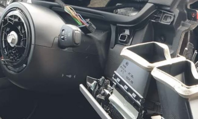 Esce dal cinema e trova l’auto smontata