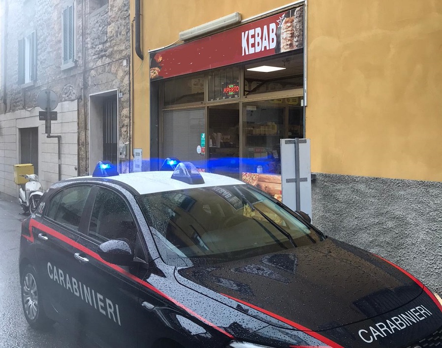 Rapina al Kebab e aggredisce un dipendente, arrestato dai carabinieri