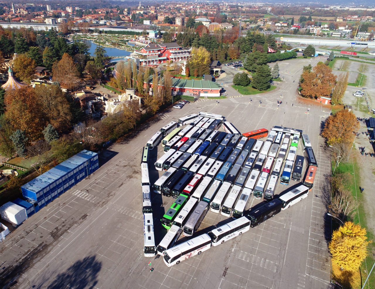 Bus turistici, il cuore della protesta parte da Leolandia VIDEO