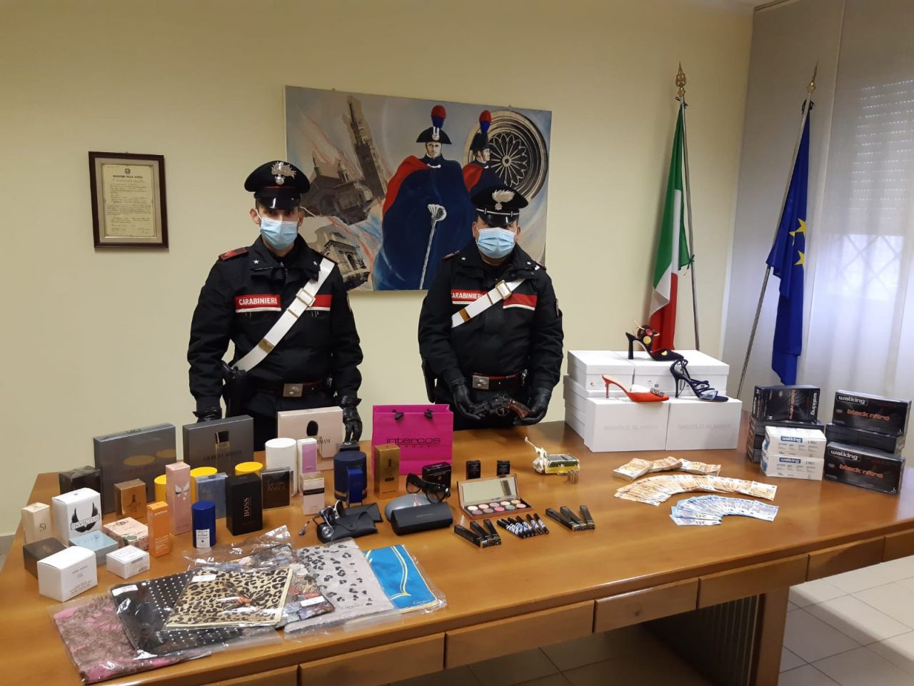 Ucraino denunciato a Spino, in casa aveva 100mila euro di cosmetici rubati alla Intercos Europe VIDEO