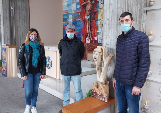 Da cartongessista a scultore, in memoria del papà e delle altre vittime del Covid-19