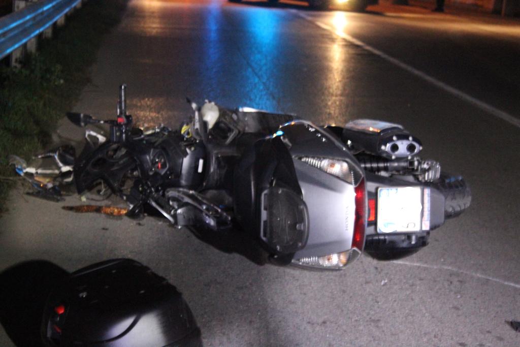 Schianto  a Fara: motociclista cade e muore a pochi metri da casa