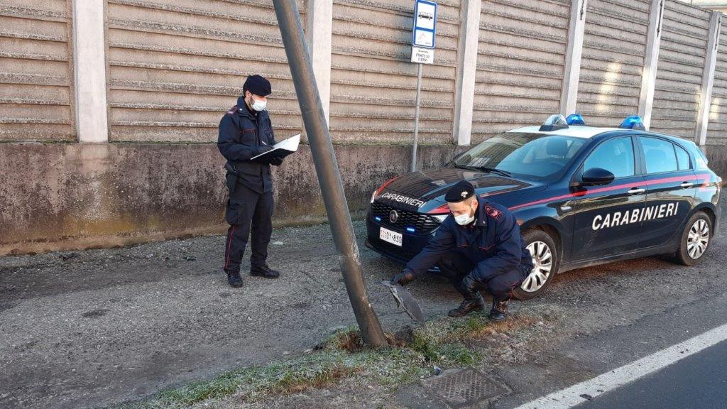 Intercettano auto rubata, in due deferiti per ricettazione.