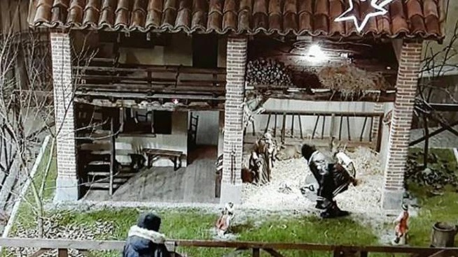 Al via il processo contro i tre ragazzini che rubarono la statua di Gesù dal presepe