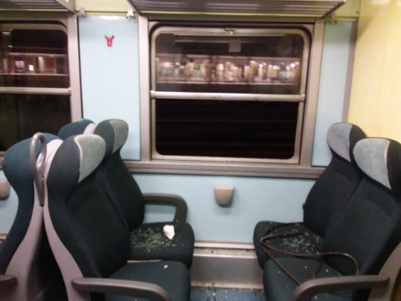 Treni fermi per colpa dei vandali: disagi sulle linee bergamasche