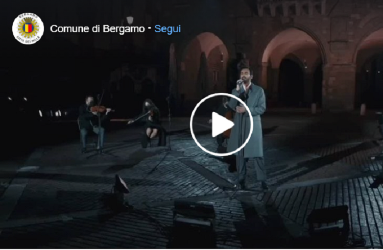 Il bellissimo video di Marco Mengoni da Piazza Vecchia, un omaggio a Bergamo