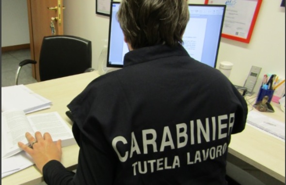Lavoro nero e documenti mancanti: maxi sanzione per un locale di Boltiere