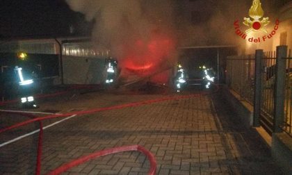 Brucia il tetto, al lavoro anche i Vigili del fuoco di Romano