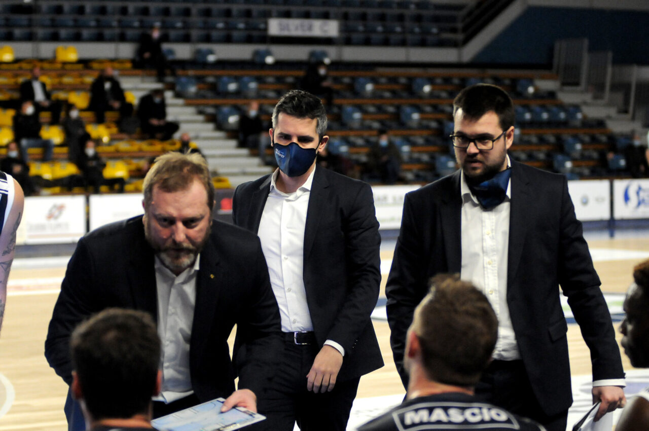 Coach Devis Cagnardi esonerato, panchina affidata a Mauro Zambelli