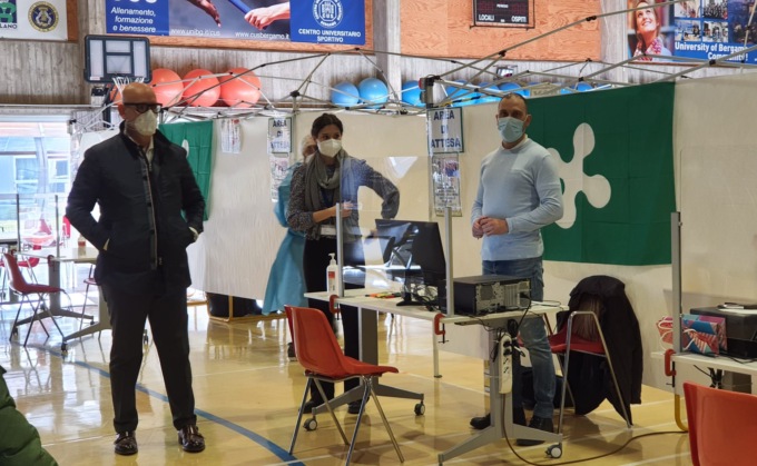 Da questa mattina via alle vaccinazioni anche al Cus di Dalmine