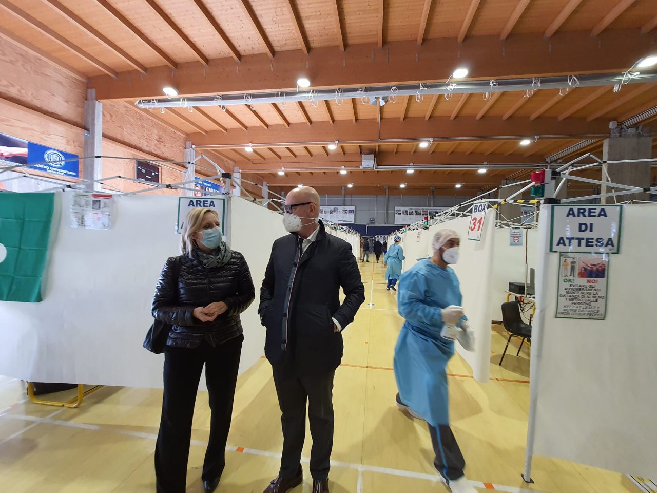 Lunghe code per il vaccino a Dalmine, ecco perché.  “Già attivate 15 linee, problema risolto. Ma non arrivate troppo in anticipo”