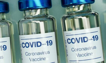 Vaccini, Pfizer o Moderna per gli over 60: da oggi accesso libero ai centri vaccinali