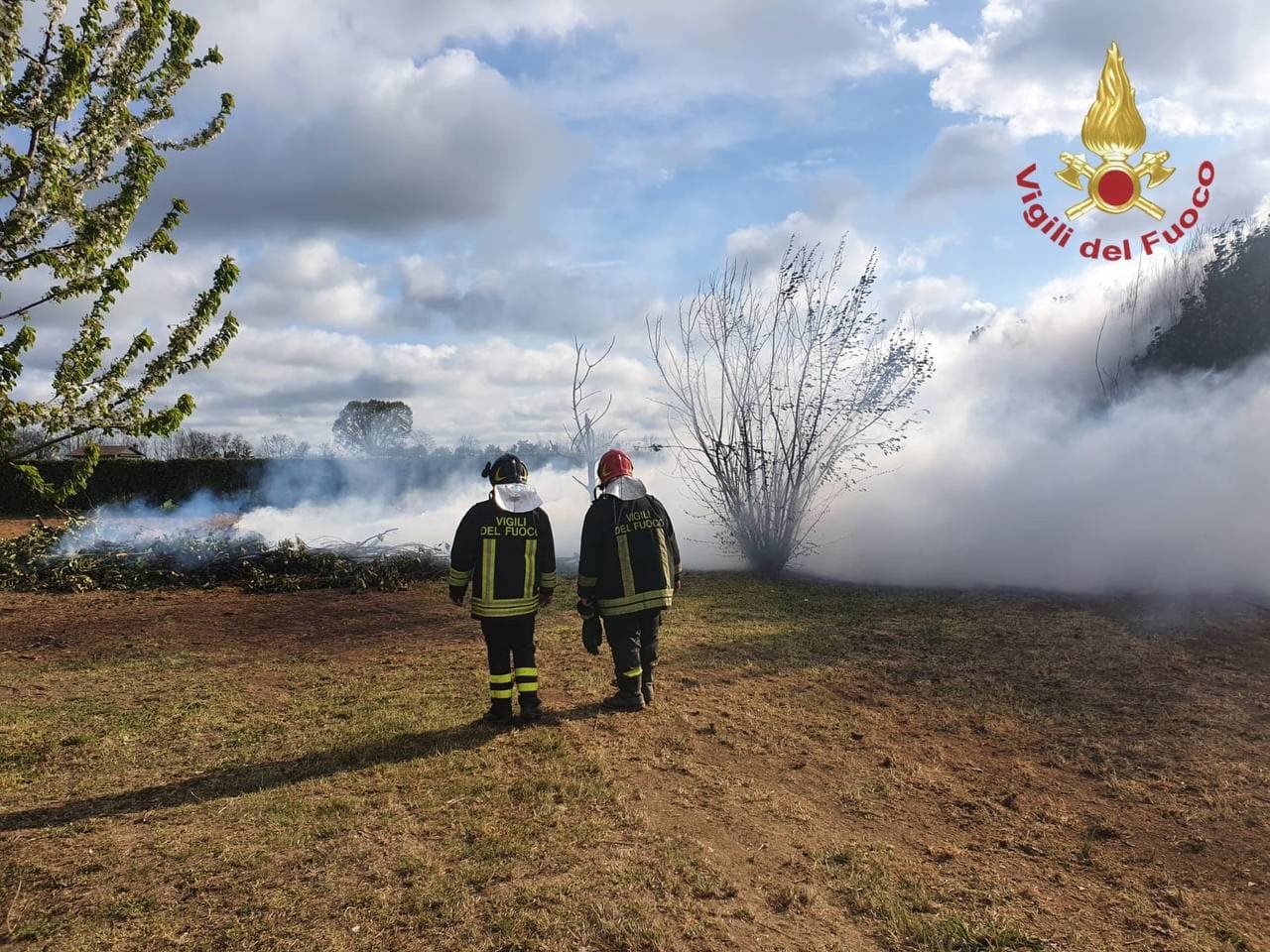 Incendio a Inzago, al lavoro i Vigili del fuoco di Treviglio