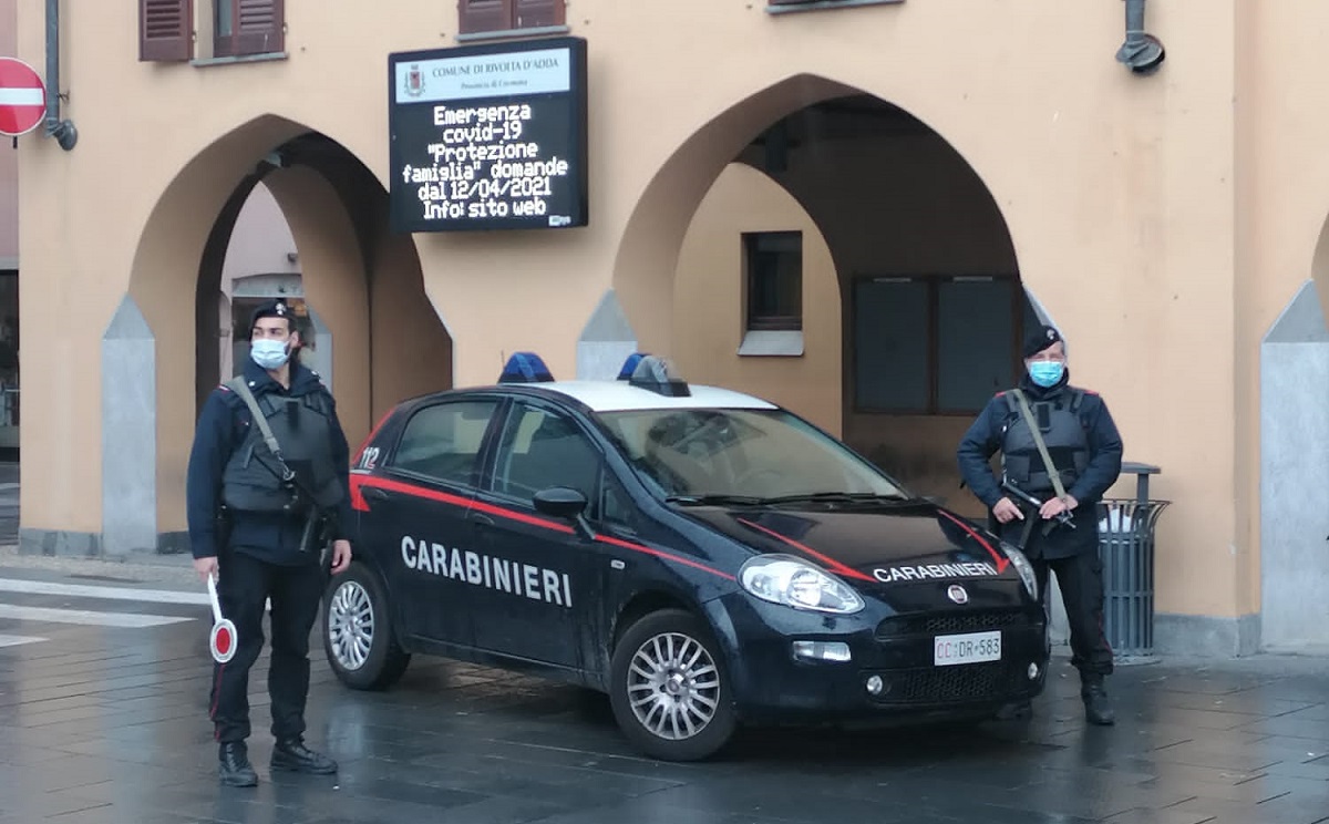 Tredicenne ubriaca al parco, individuato il commerciante che le ha venduto la vodka