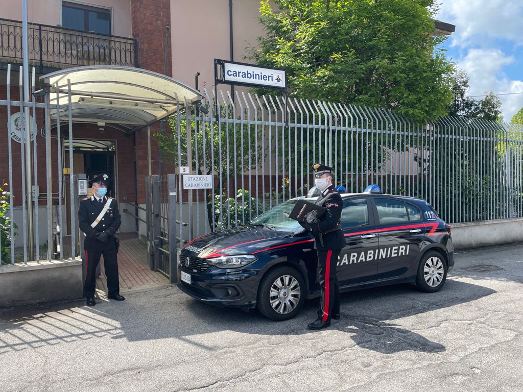 Tentata rapina in stazione, denunciati due minorenni
